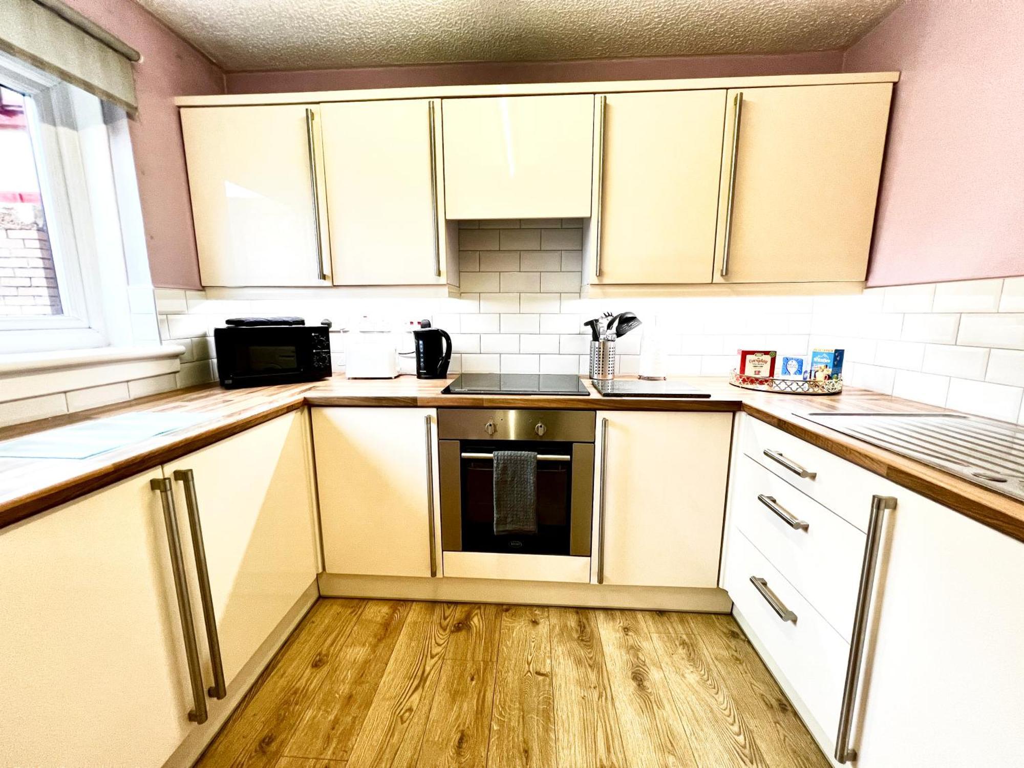 Ground Floor Flat With Free Parking & Wifi Apartment Глазгоу Екстериор снимка