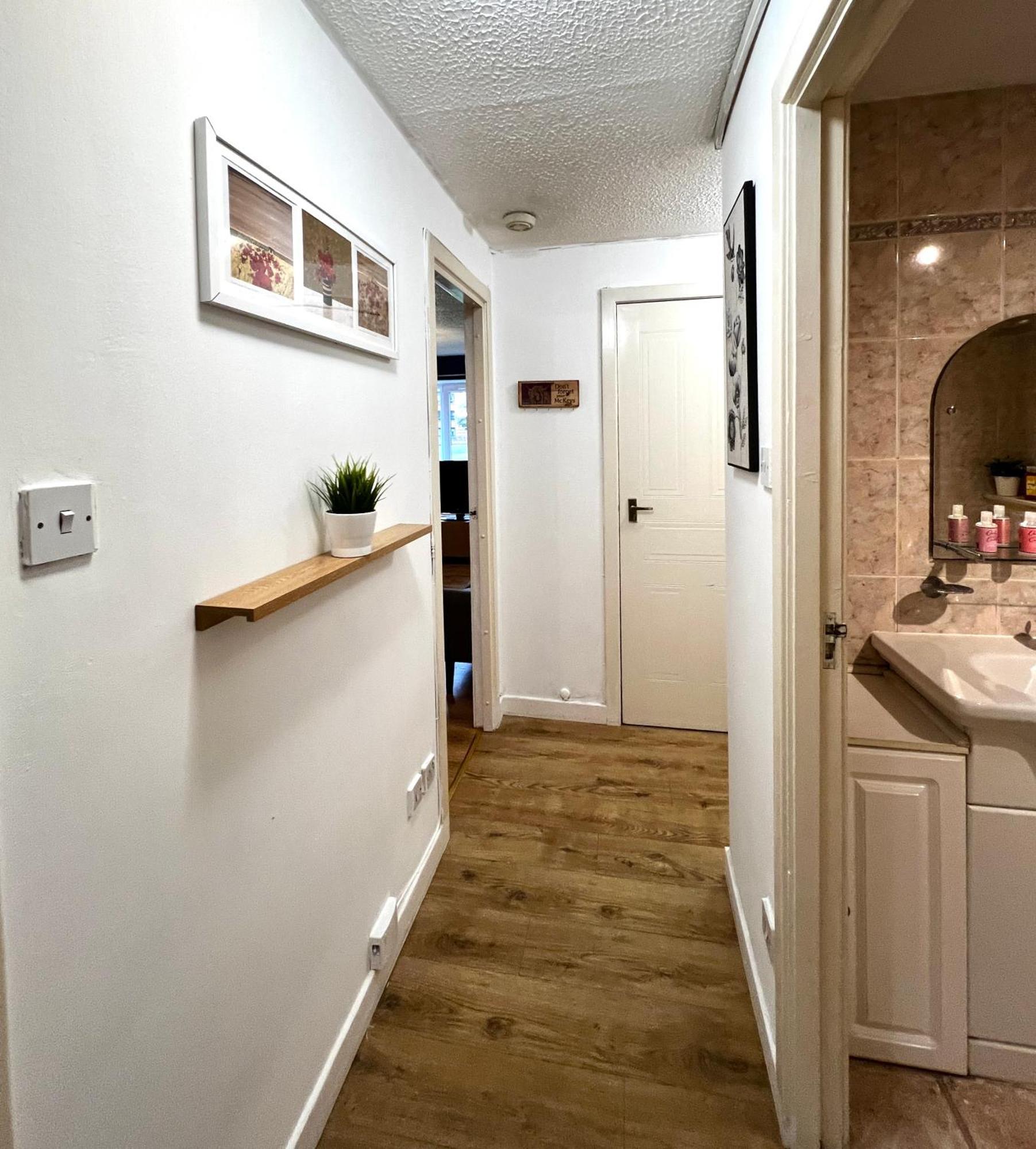 Ground Floor Flat With Free Parking & Wifi Apartment Глазгоу Екстериор снимка