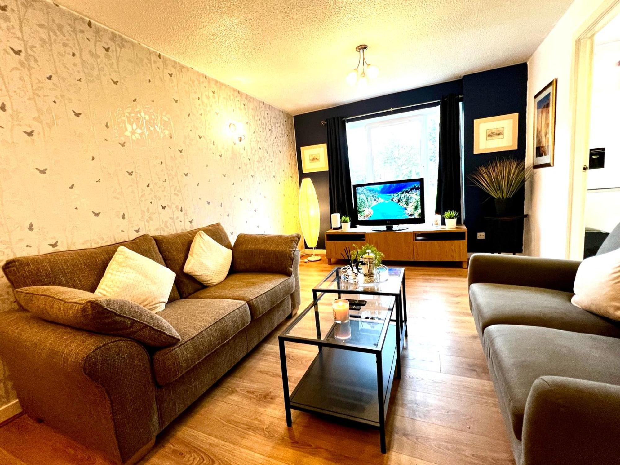 Ground Floor Flat With Free Parking & Wifi Apartment Глазгоу Екстериор снимка