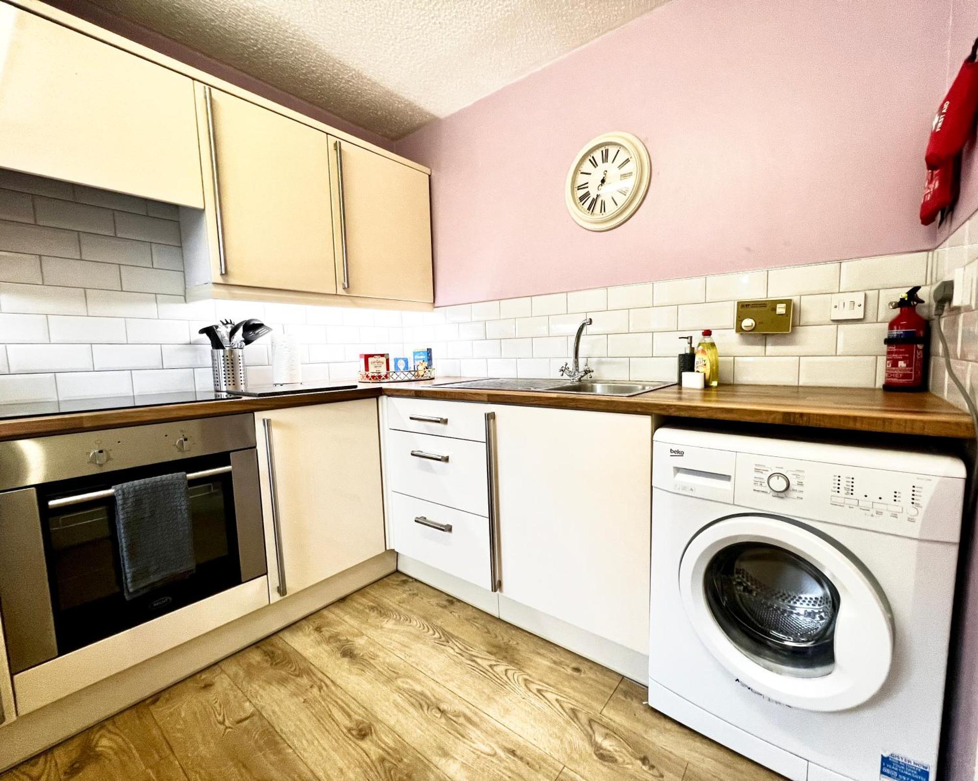 Ground Floor Flat With Free Parking & Wifi Apartment Глазгоу Екстериор снимка