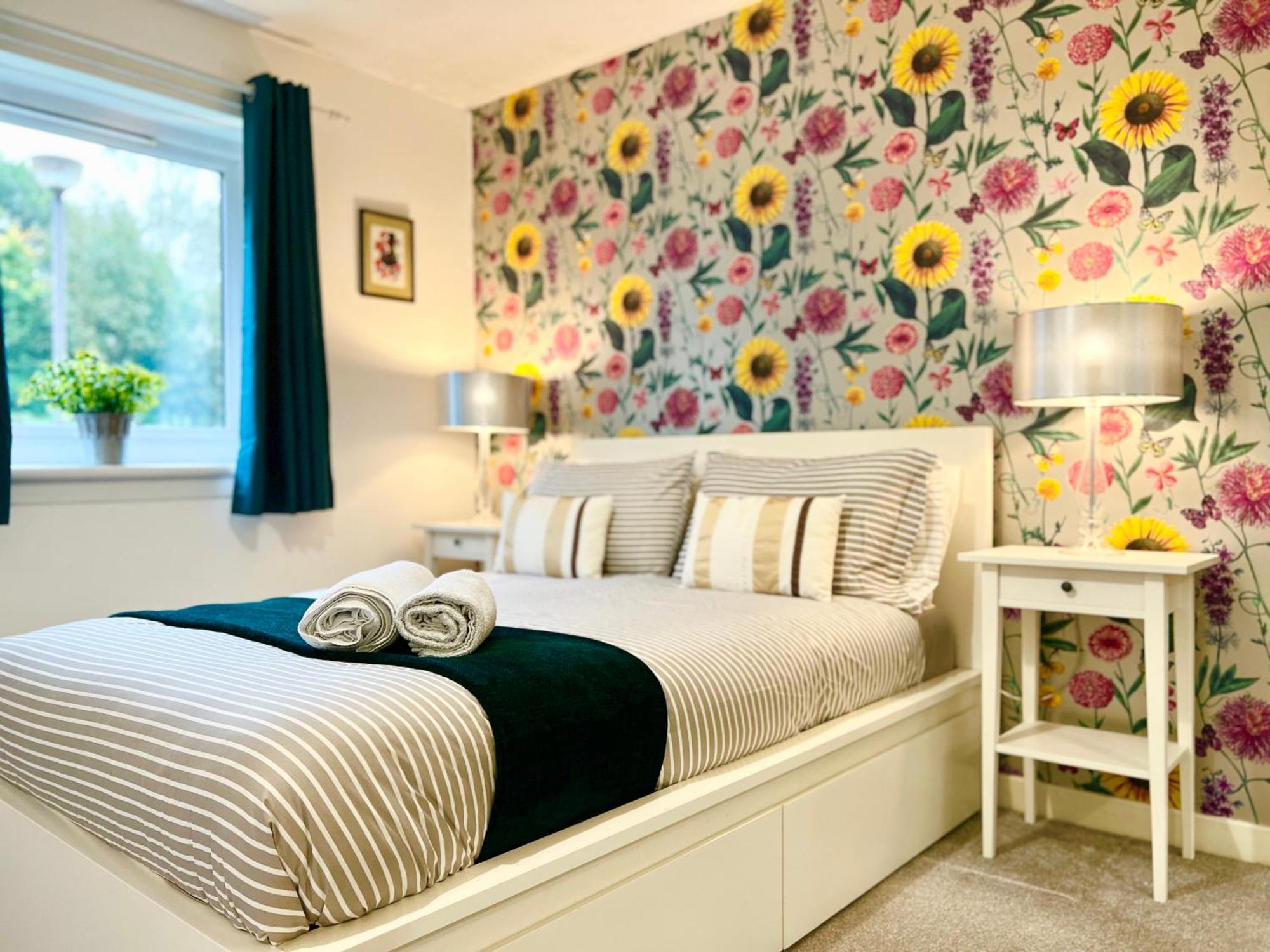 Ground Floor Flat With Free Parking & Wifi Apartment Глазгоу Екстериор снимка