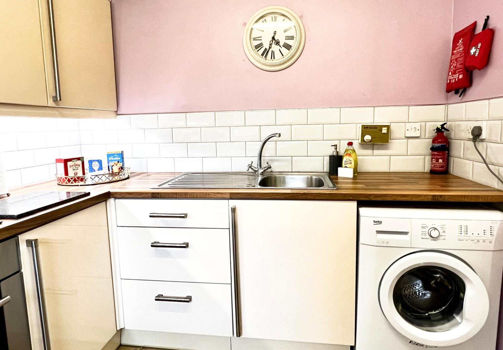 Ground Floor Flat With Free Parking & Wifi Apartment Глазгоу Екстериор снимка