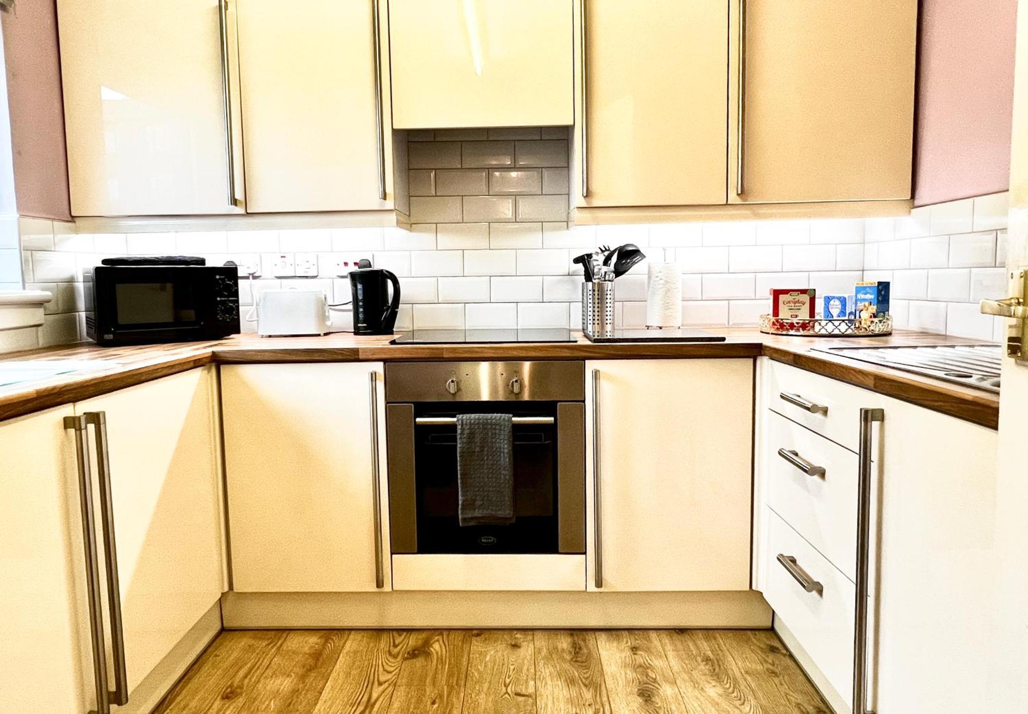 Ground Floor Flat With Free Parking & Wifi Apartment Глазгоу Екстериор снимка