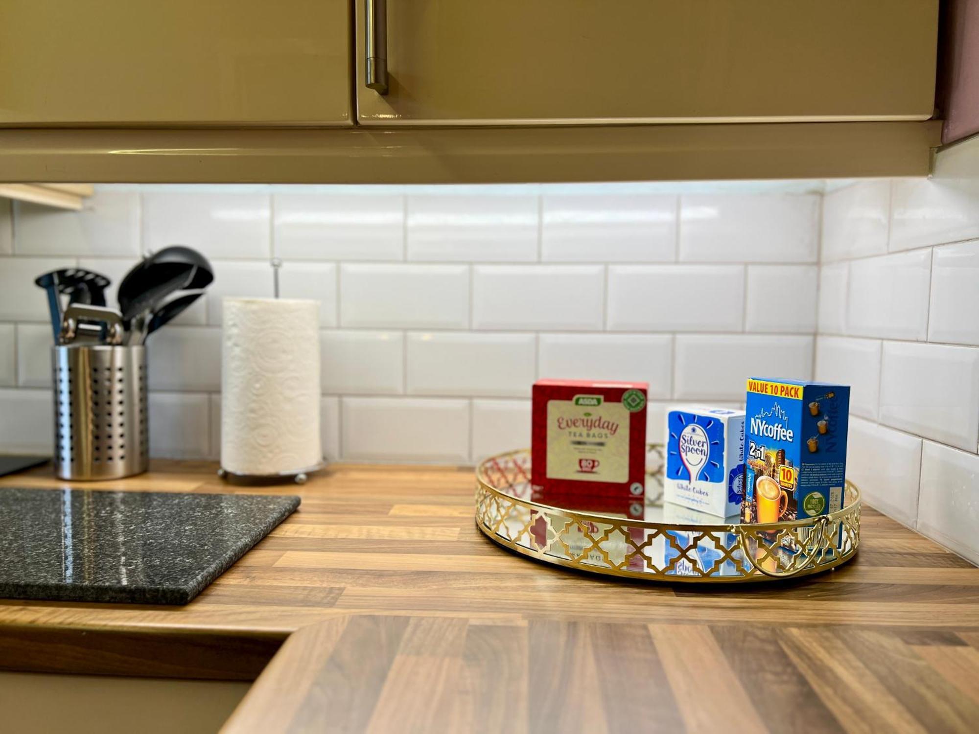 Ground Floor Flat With Free Parking & Wifi Apartment Глазгоу Екстериор снимка